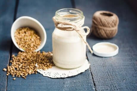 Hanfmilch und Hanfsamen