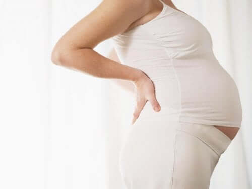 Ischiasschmerz in der Schwangerschaft: Was tun?