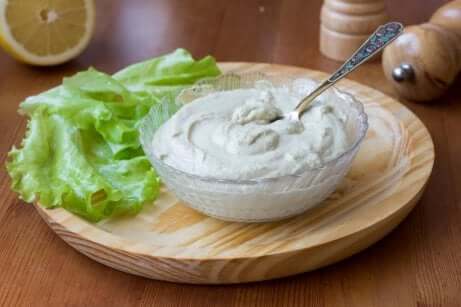 Selbstgemachte Mayonnaise mit Kresse