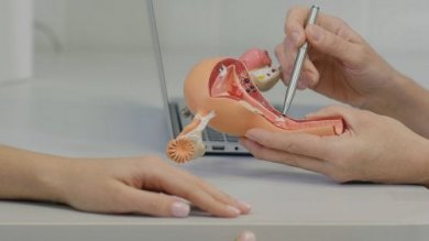 Was ist ein Polyzystisches Ovarsyndrom und wie wird es behandelt?