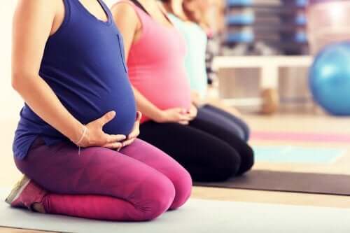 Pilates während der Schwangerschaft: Wann kann es gefährlich werden?