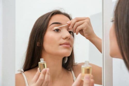 Haut gründlich reinigen auf Basis von Öl