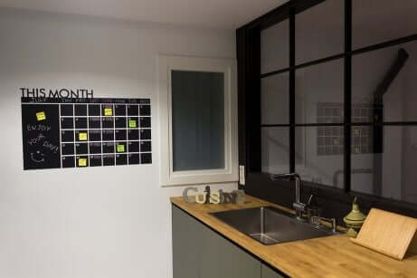 Organisationsboard als dekoratives Element in der Küche 