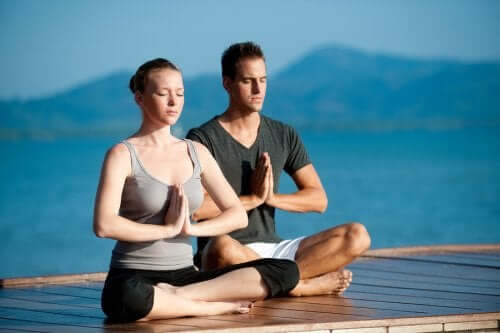 Stärkere Beziehung durch Yoga