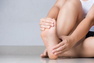 Was tun bei geschwollenen Knöcheln? 5 Tipps