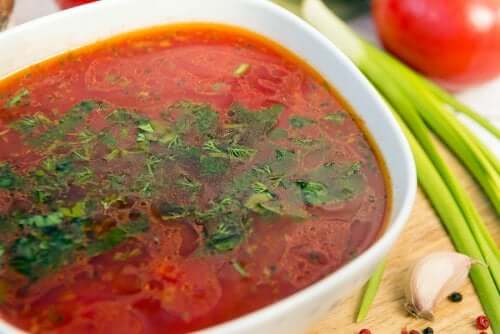 3 leckere Rezepte für spanische Knoblauchsuppe