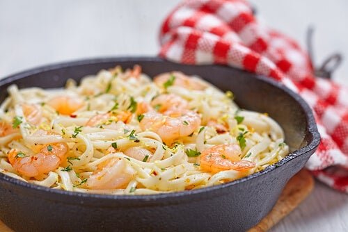 Nudeln mit Garnelen und Zitrone