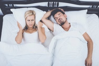 Was hilft gegen Schnarchen? 4 Alternativen