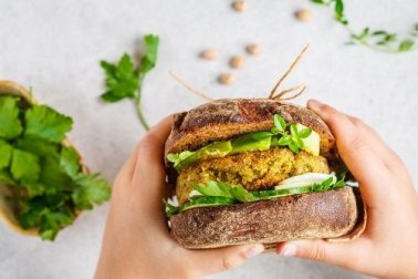 2 Rezepte für vegane Hamburger, die du unbedingt ausprobieren solltest!