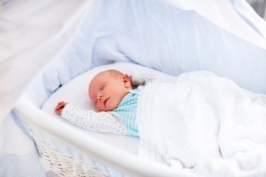 Plagiozephalie bei Babys: Vorsorge und Therapie