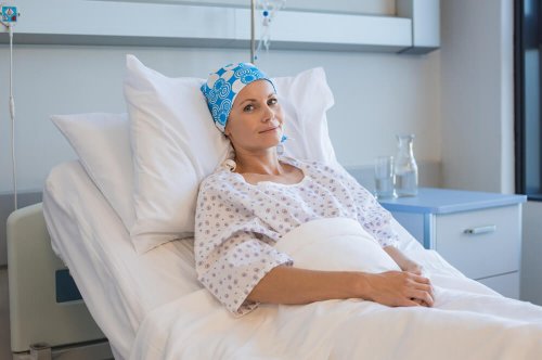 Frau im Krankenhaus mit Agranulozytose