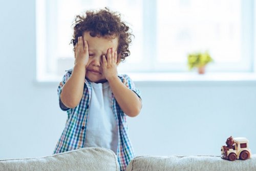 Kind mit Gehirnerschütterung