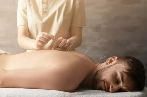 Hilft Akupunktur bei Gelenkschmerzen?