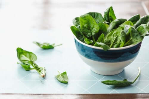 Warum du rohen Spinat essen solltest, 5 Vorteile