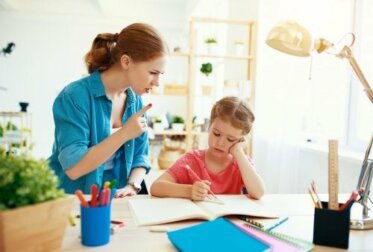 Kindern Grenzen setzen: ein Akt der Liebe