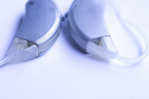 Cochlea-Implantat oder Hörgerät?
