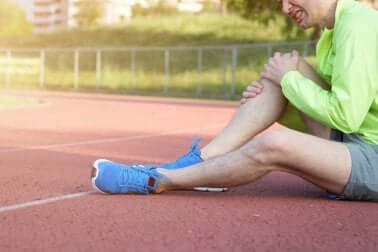 Luxation der Kniescheibe: Welche Ursachen können dazu führen?