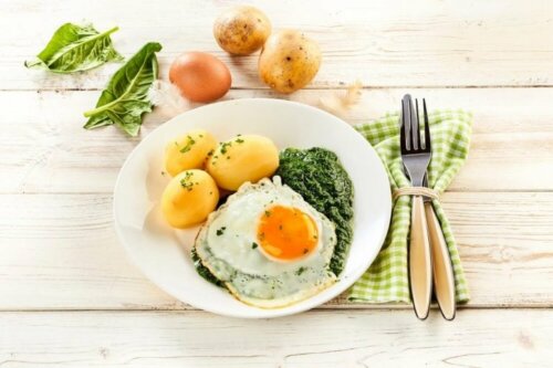 Gesunde Ernährungsformen: vegetarische Diät mit Eiern