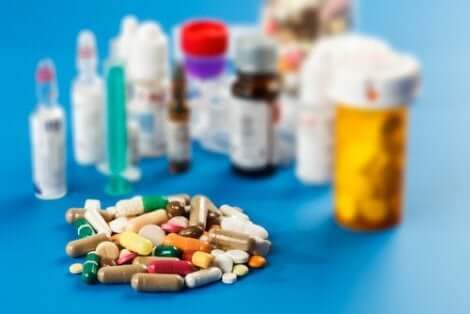 Verschiedene Arzneimittel und Tabletten