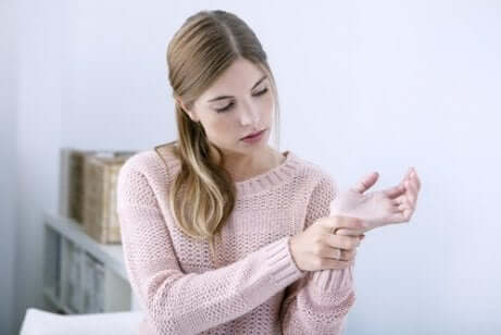 Verstauchtes Handgelenk: Was du darüber wissen solltest!