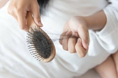 Warum kommt es zu Haarausfall?