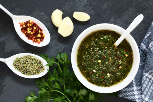 Rezept für Fischbällchen mit Garnelen und grüner Sauce