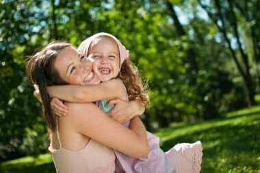 Selbstwertgefühl von Kindern durch Vertrauen und Liebe stärken 
