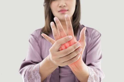 Schmerzen durch rheumatoide Arthritis? Diese 5 Heilpflanzen können helfen
