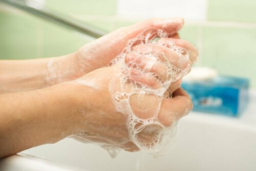 Diabetiker müssen ihre Hände regelmäßig waschen