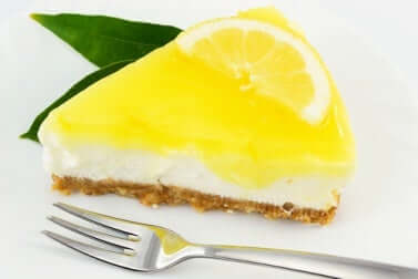 Käsekuchen mit Boden aus Keksen