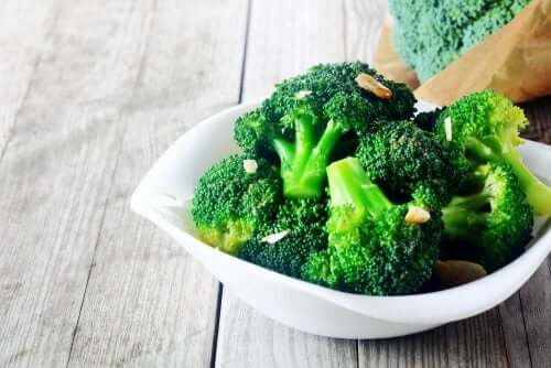 Brokkoli enthält viel Folsäure