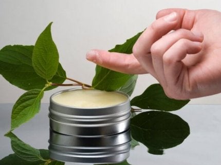 Naturheilmittel mit ätherischem Kiefernöl gegen Erkältungssymptome