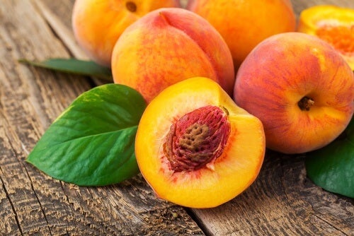 Fruchtgetränke für den Sommer: Pfirsichtee