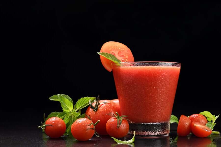 Tomatensaft: Gesundes Gemüse im Glas!