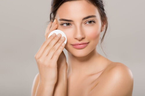 Make-up mit natürlichem Finish