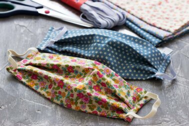 Wie kann ich eine Stoffmaske herstellen?