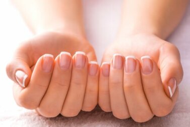 5 Hausmittel gegen gelbe Nägel