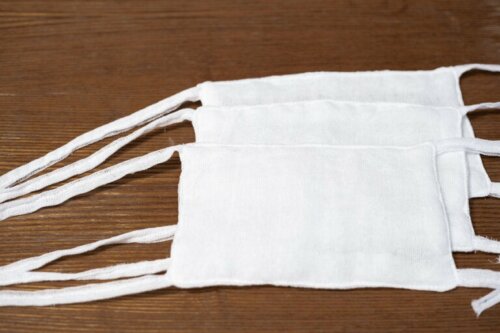 Stoffmaske aus altem T-Shirt