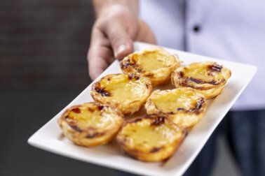 Leckere englische Nachspeisen: 2 Rezepte