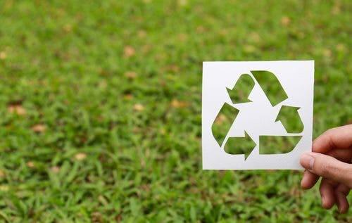 Wiederverwertbare Dinge zum Schutz der Umwelt