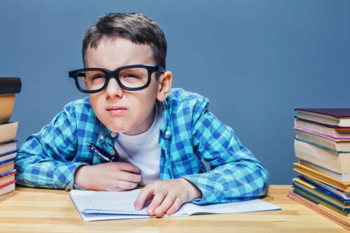Kind mit Hornhautverkrümmung