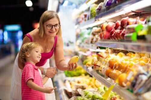 Kindgerechte Ernährung im Sommer: 7 Tipps