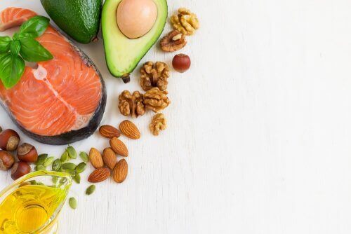 Lachs und Avocado bei chronischen Krankheiten