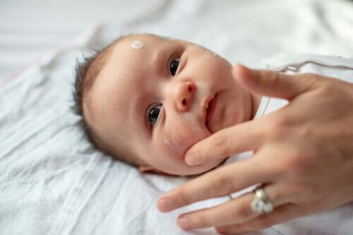Hautpflege bei Neugeborenen
