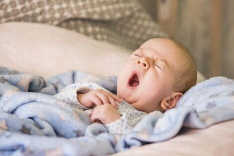 Babys mit obstruktiver Schlafapnoe neigen dazu, eher durch den Mund zu atmen