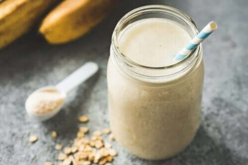 Bananen-Hafer-Smoothie: gesund und sättigend!