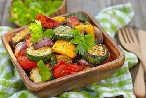 Veganer ernähren sich ausschließlich von Obst und Gemüse
