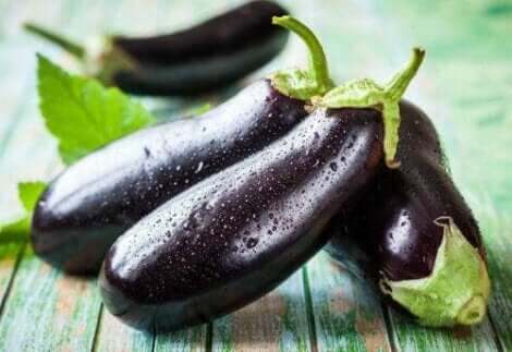 Die Aubergine ist ein Gemüse, das zahlreiche Vorteile bietet