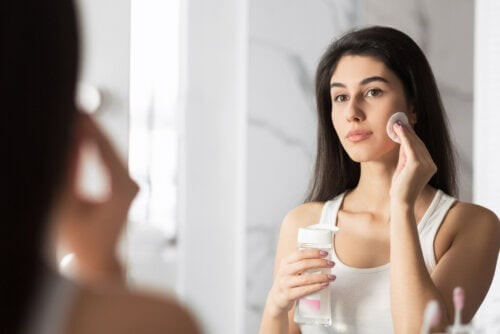 Was ist mizellares Wasser und wozu dient es?