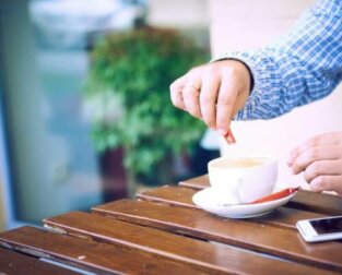 6 natürliche Süßungsmittel, mit denen du deinen Zuckerkonsum reduzieren kannst